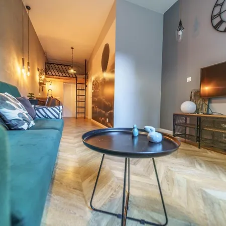 Stylish And Modern- Golden Apartment- Stare Miasto