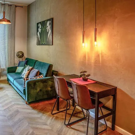 Stylish And Modern- Golden Apartment- Stare Miasto Apartment