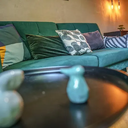 Stylish And Modern- Golden Apartment- Stare Miasto Apartment *